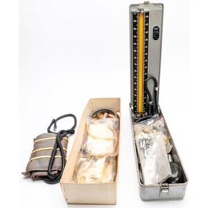 Vtg Medical Marshall Deluxe Mercurial Sphygomanometer Desk Model 100 Portable